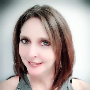 Meet your Posher, Karrie